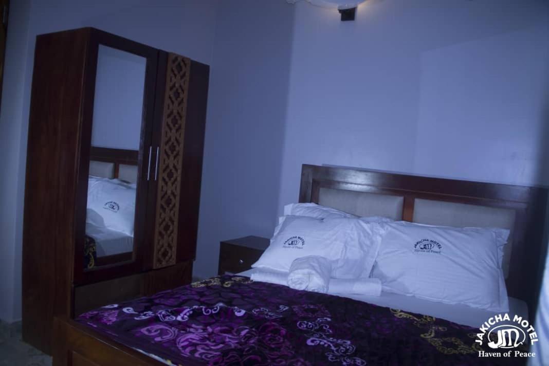 Jakicha Motel Dar es Salaam Ngoại thất bức ảnh
