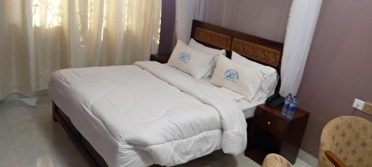 Jakicha Motel Dar es Salaam Ngoại thất bức ảnh