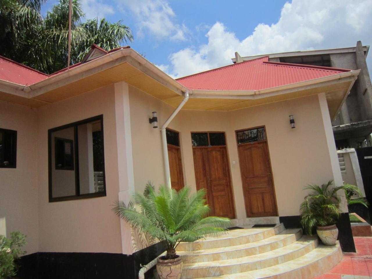 Jakicha Motel Dar es Salaam Ngoại thất bức ảnh