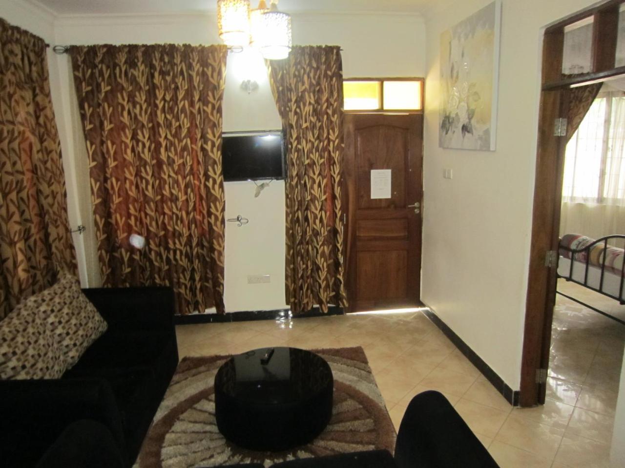 Jakicha Motel Dar es Salaam Ngoại thất bức ảnh
