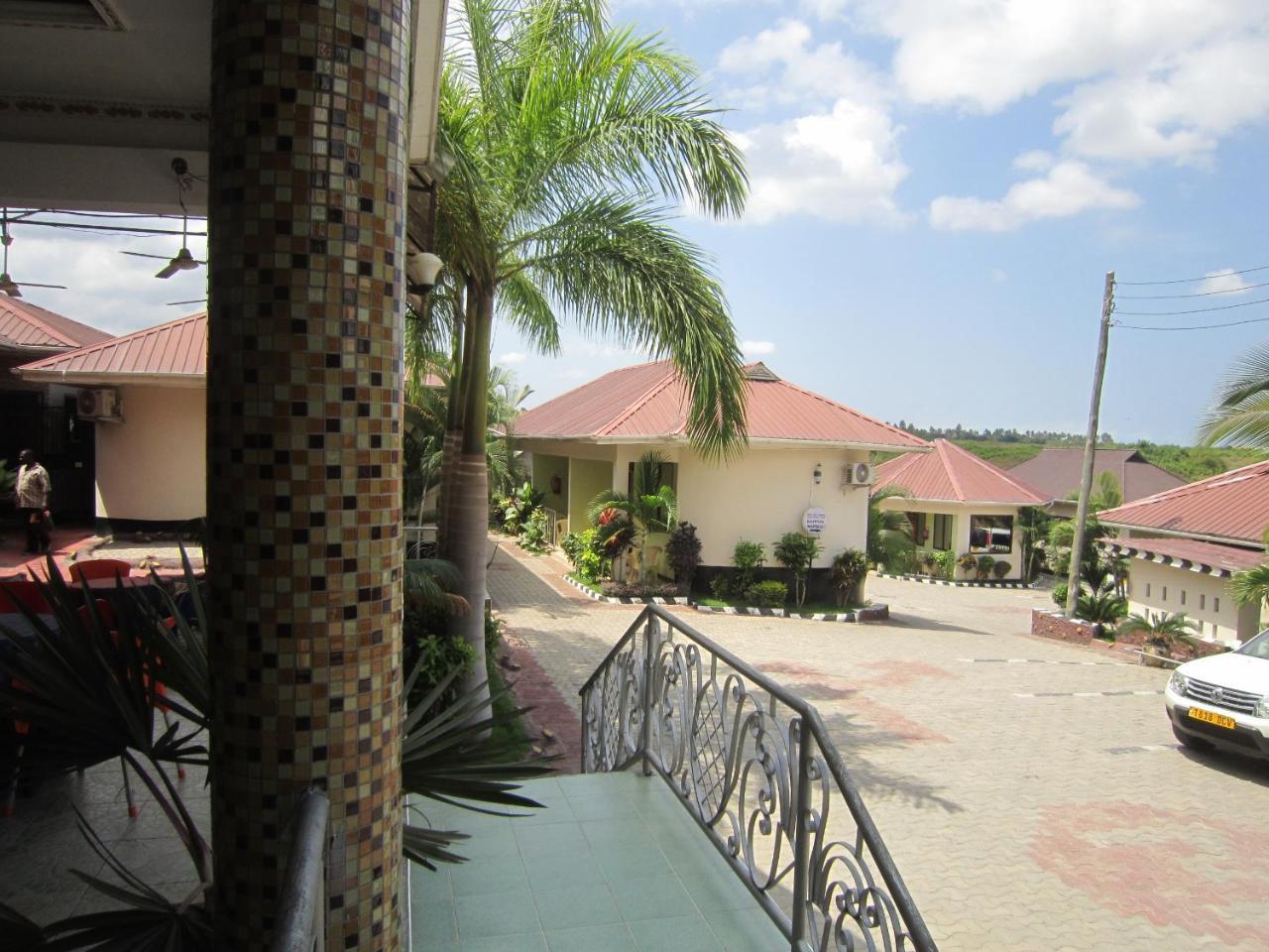 Jakicha Motel Dar es Salaam Ngoại thất bức ảnh