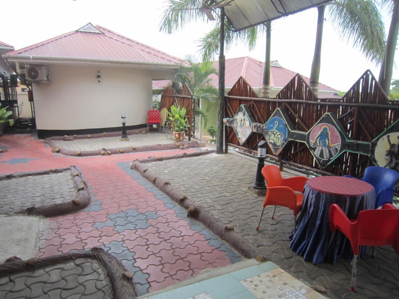 Jakicha Motel Dar es Salaam Ngoại thất bức ảnh