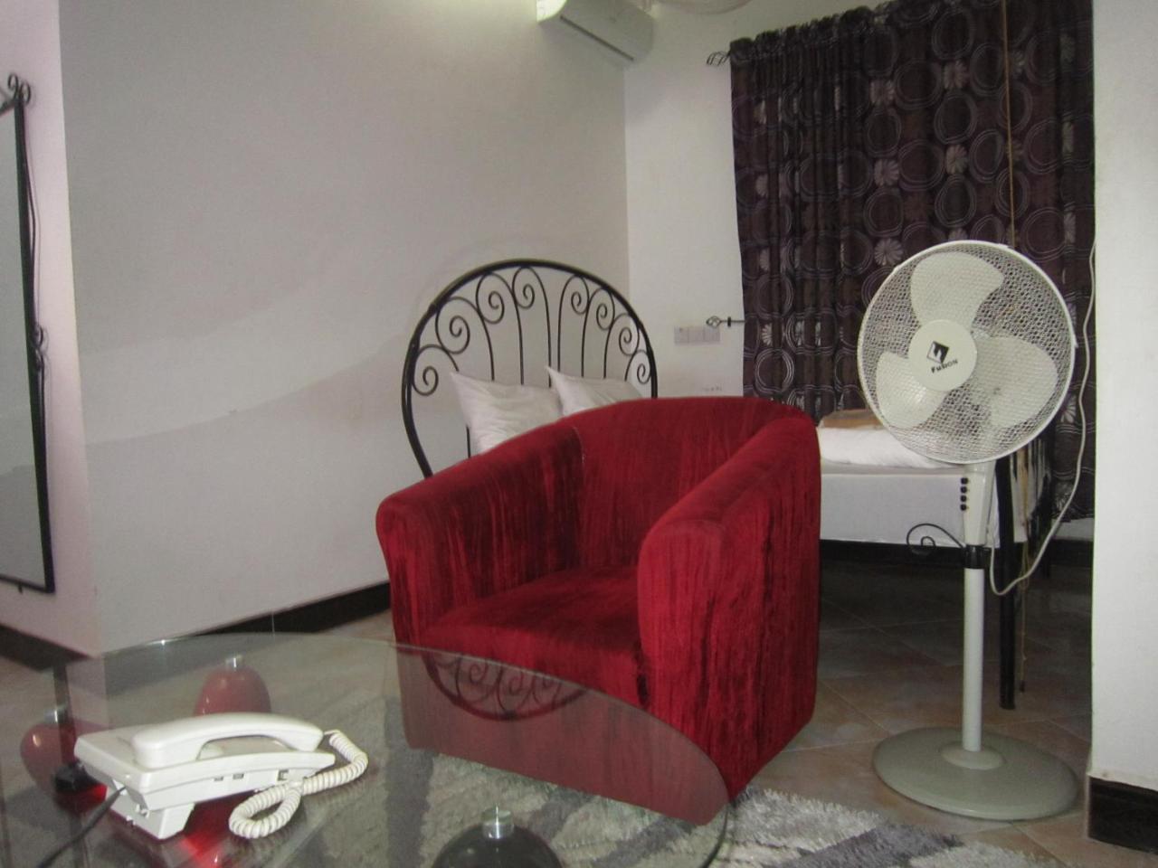 Jakicha Motel Dar es Salaam Ngoại thất bức ảnh