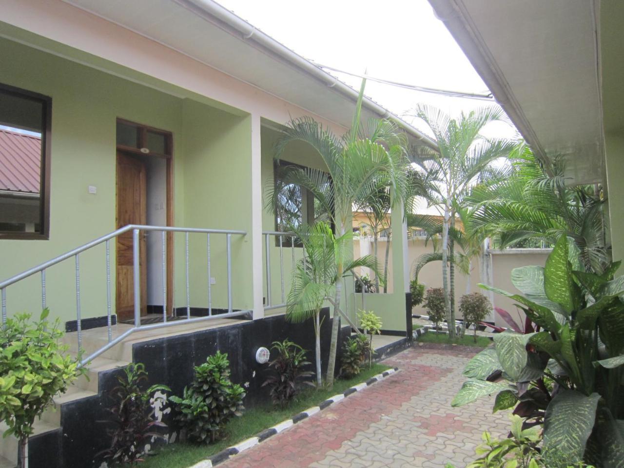 Jakicha Motel Dar es Salaam Ngoại thất bức ảnh