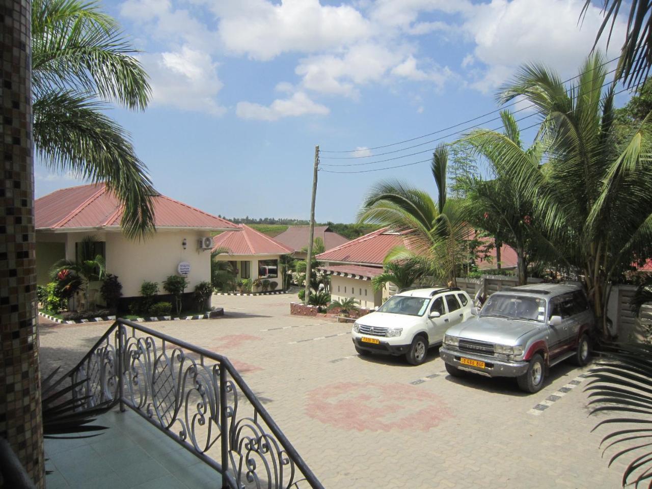 Jakicha Motel Dar es Salaam Ngoại thất bức ảnh