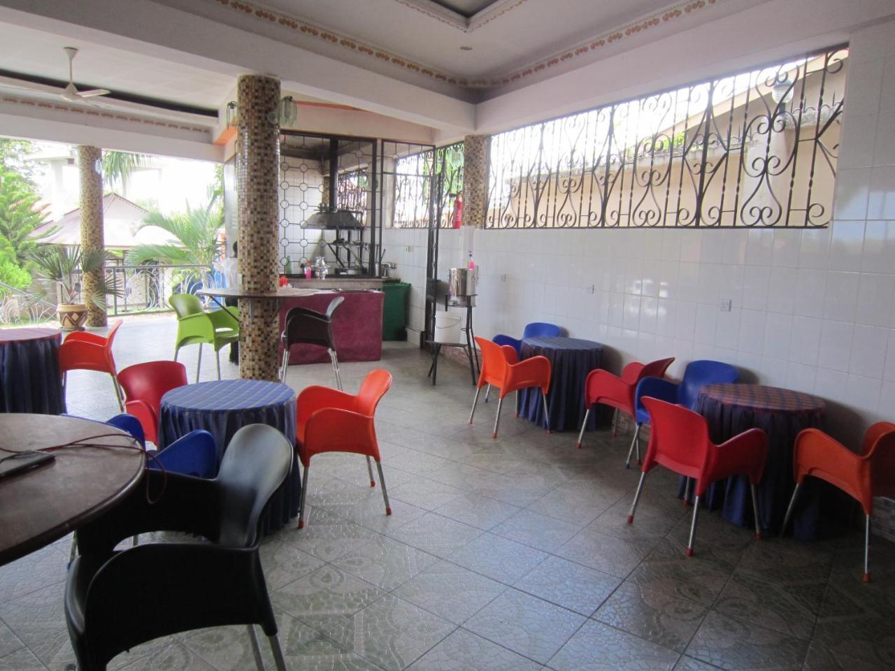 Jakicha Motel Dar es Salaam Ngoại thất bức ảnh