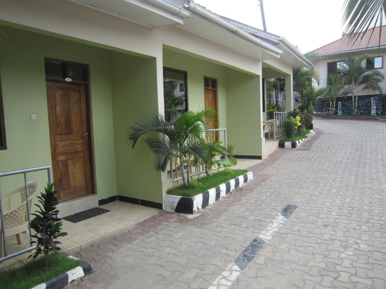 Jakicha Motel Dar es Salaam Ngoại thất bức ảnh
