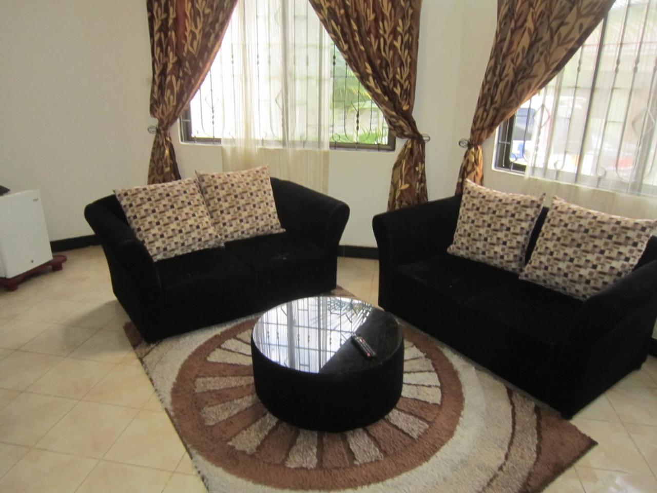 Jakicha Motel Dar es Salaam Ngoại thất bức ảnh