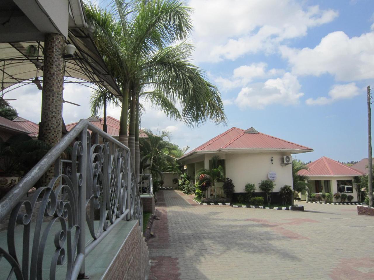Jakicha Motel Dar es Salaam Ngoại thất bức ảnh