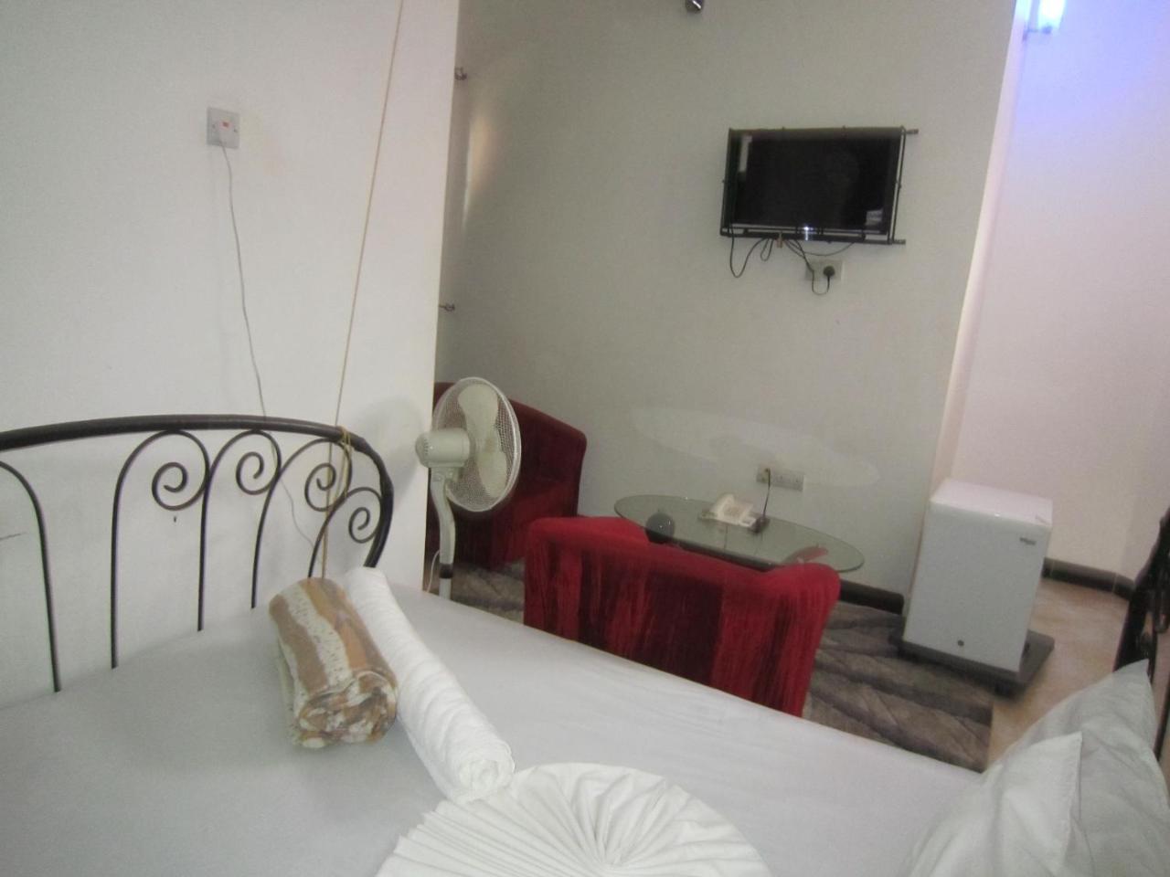 Jakicha Motel Dar es Salaam Ngoại thất bức ảnh